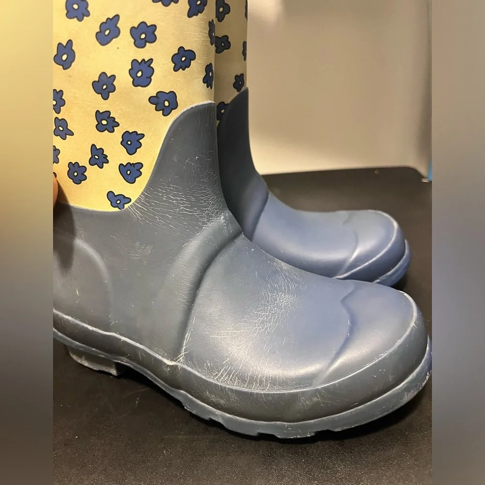 Hunter Kids Blue and Cream Floral Rain Boots